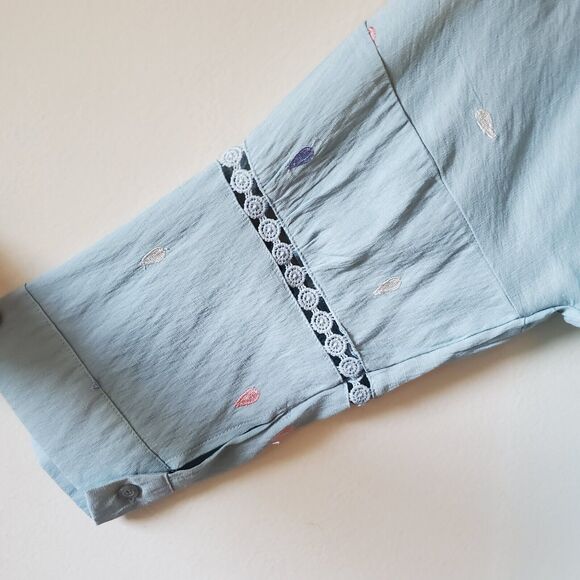 Cirana Button Up Top Womans XL Embrolidred Sky Blue Lace Insets - Picture 3 of 14